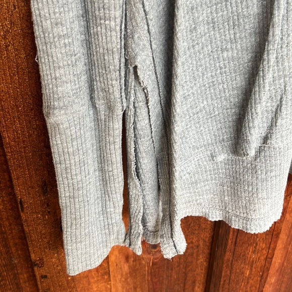 Gray Long Sleeve Top - Picture 3 of 3
